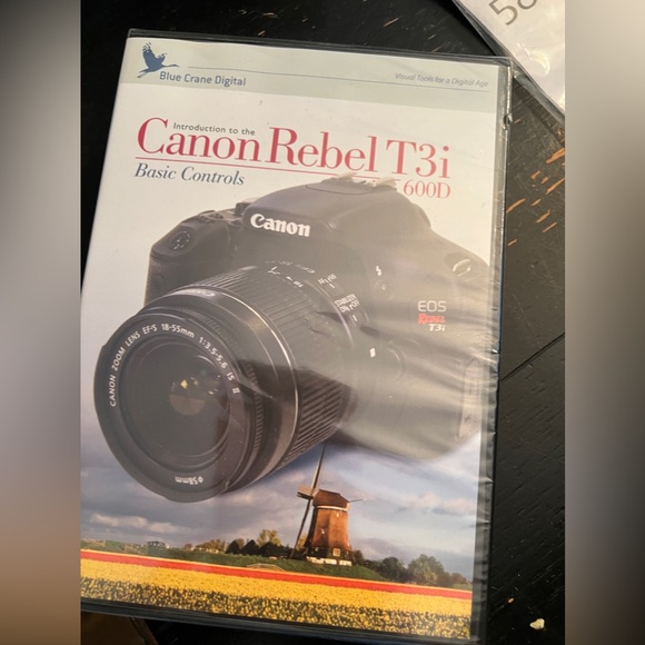 Canon EOS Rebel T3i Package - Picture 2 of 16